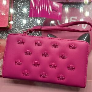 Betsy Johnson NWT Skull Pink Wallet/Wristlet